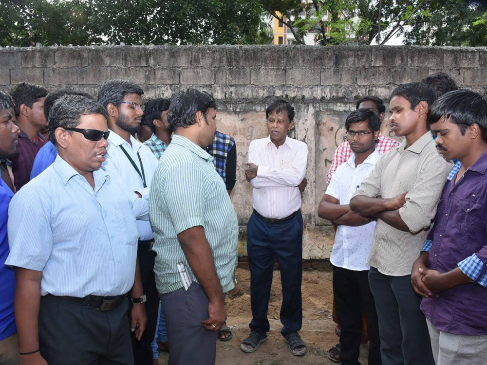 The Chief Guest, Mr. M.B. Nirmal, Founder and Chairman, Exnora International, with the students. 
