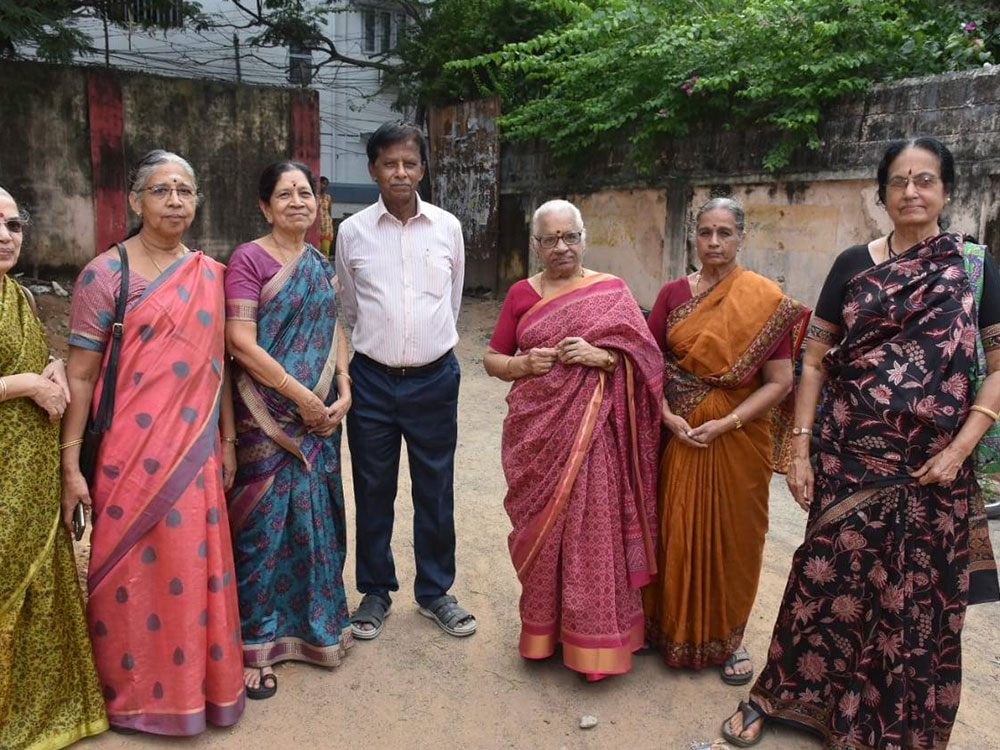 Mrs. And Mr. M.B. Nirmal with volunteers. 